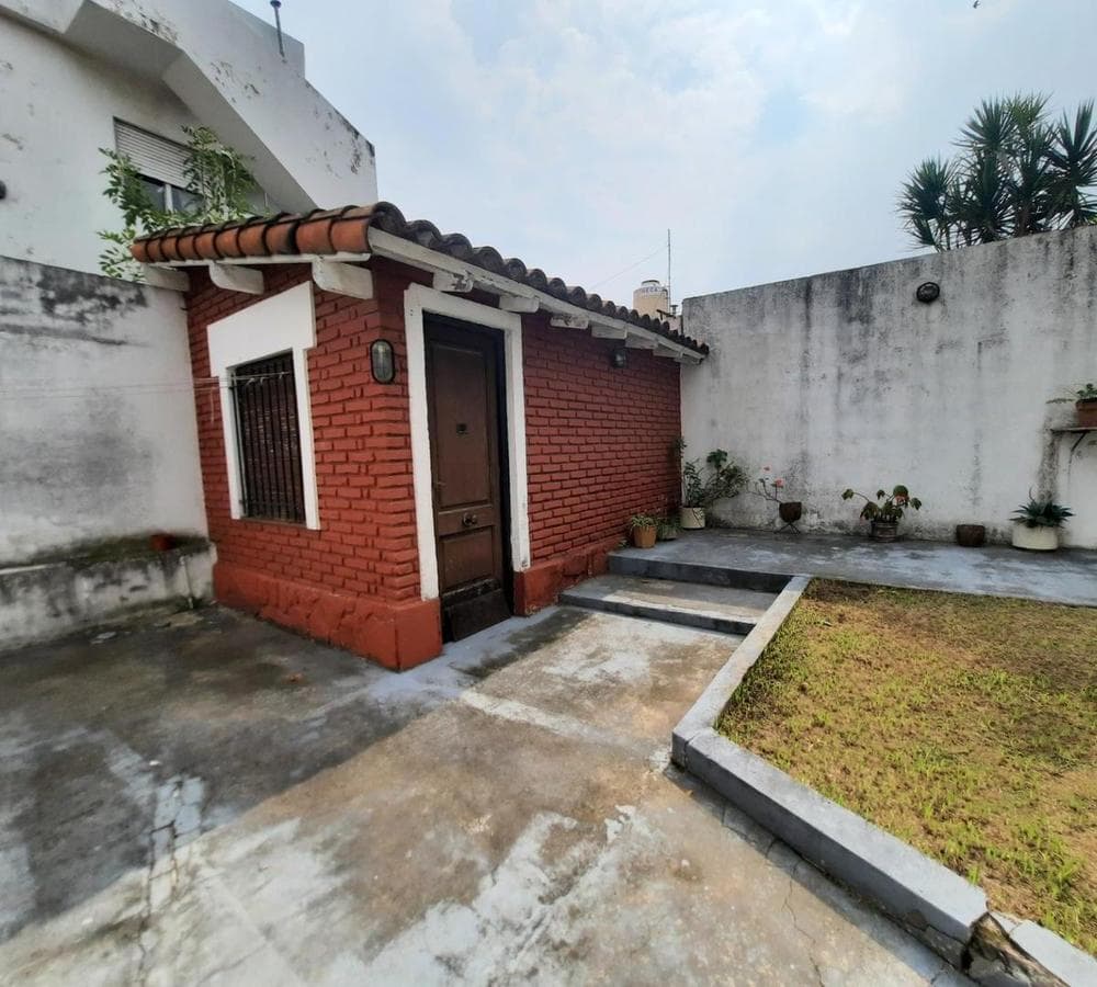 Casa Castelar Norte: 4 rooms, 3 bedrooms