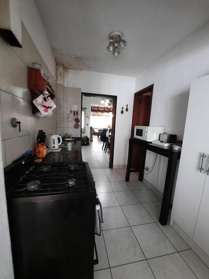 Casa Castelar Norte: 4 rooms, 3 bedrooms