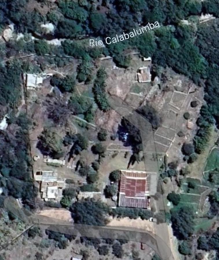 ONE-HECTARE LOT WITH A HOUSE AND 5 CABINS