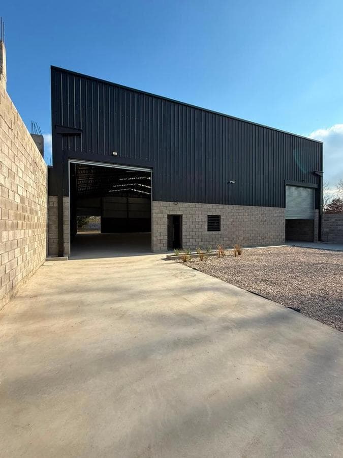 WAREHOUSE FOR SALE IN LUJÁN
