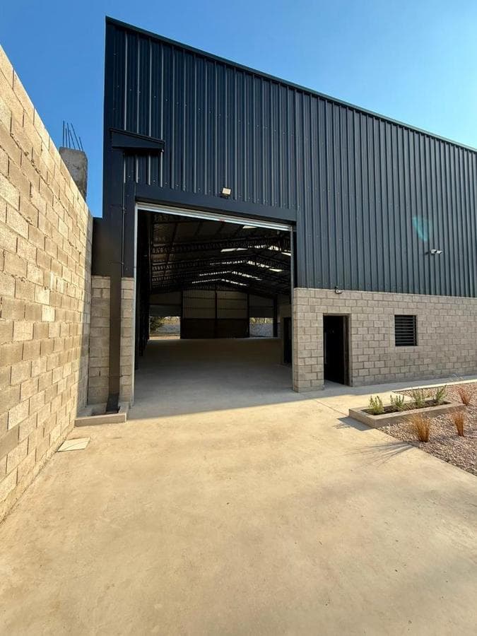 WAREHOUSE FOR SALE IN LUJÁN
