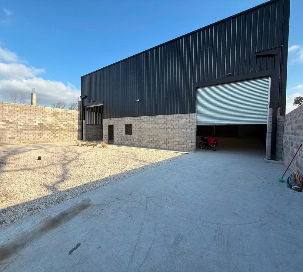 WAREHOUSE FOR SALE IN LUJÁN
