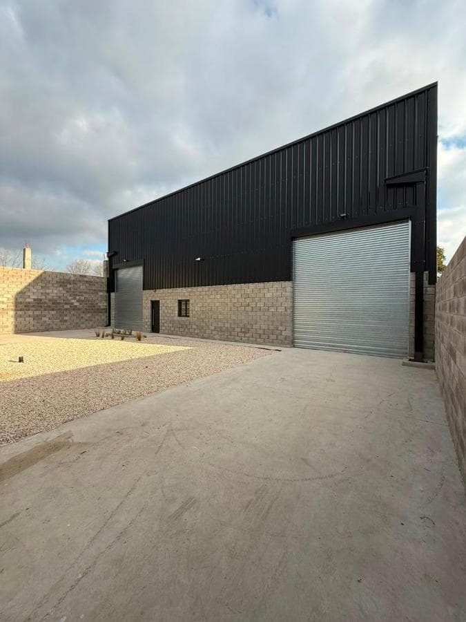 WAREHOUSE FOR SALE IN LUJÁN