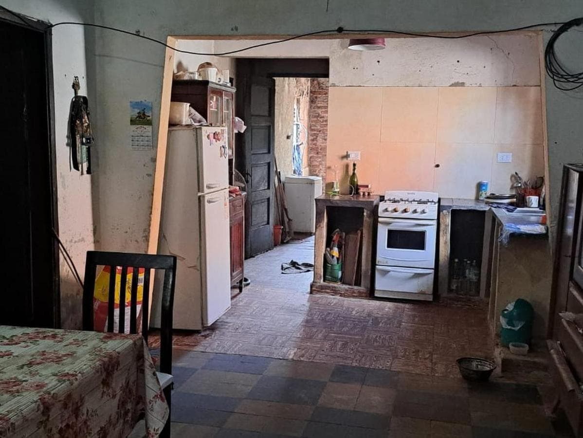 HOUSE FOR SALE IN MORENO: 3 ROOMS