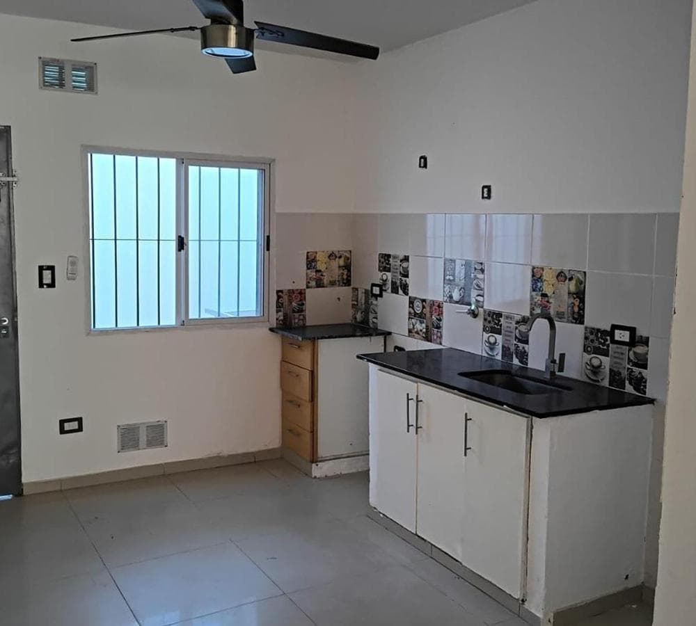 3-room duplex with a patio in Hurlingham