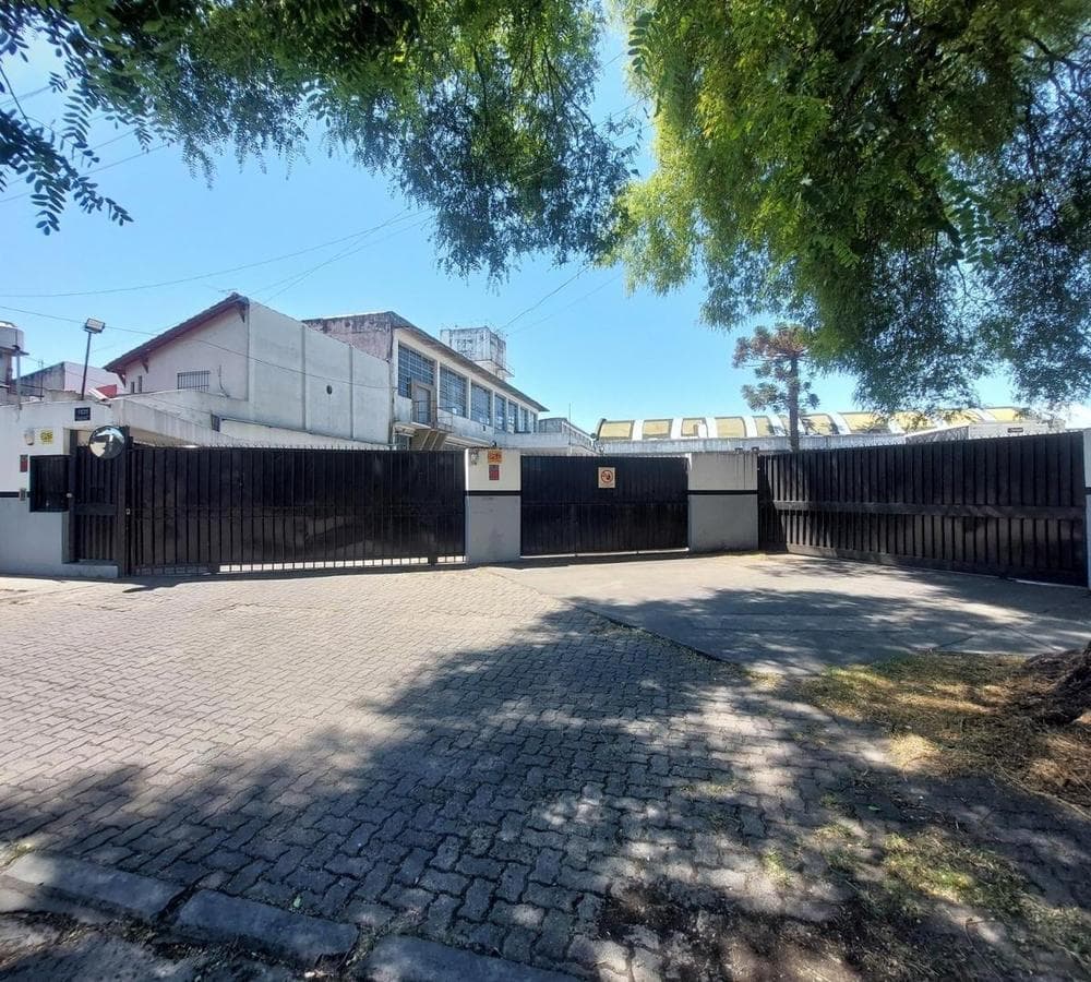 Warehouse with Excellent Infrastructure and Logistical Location