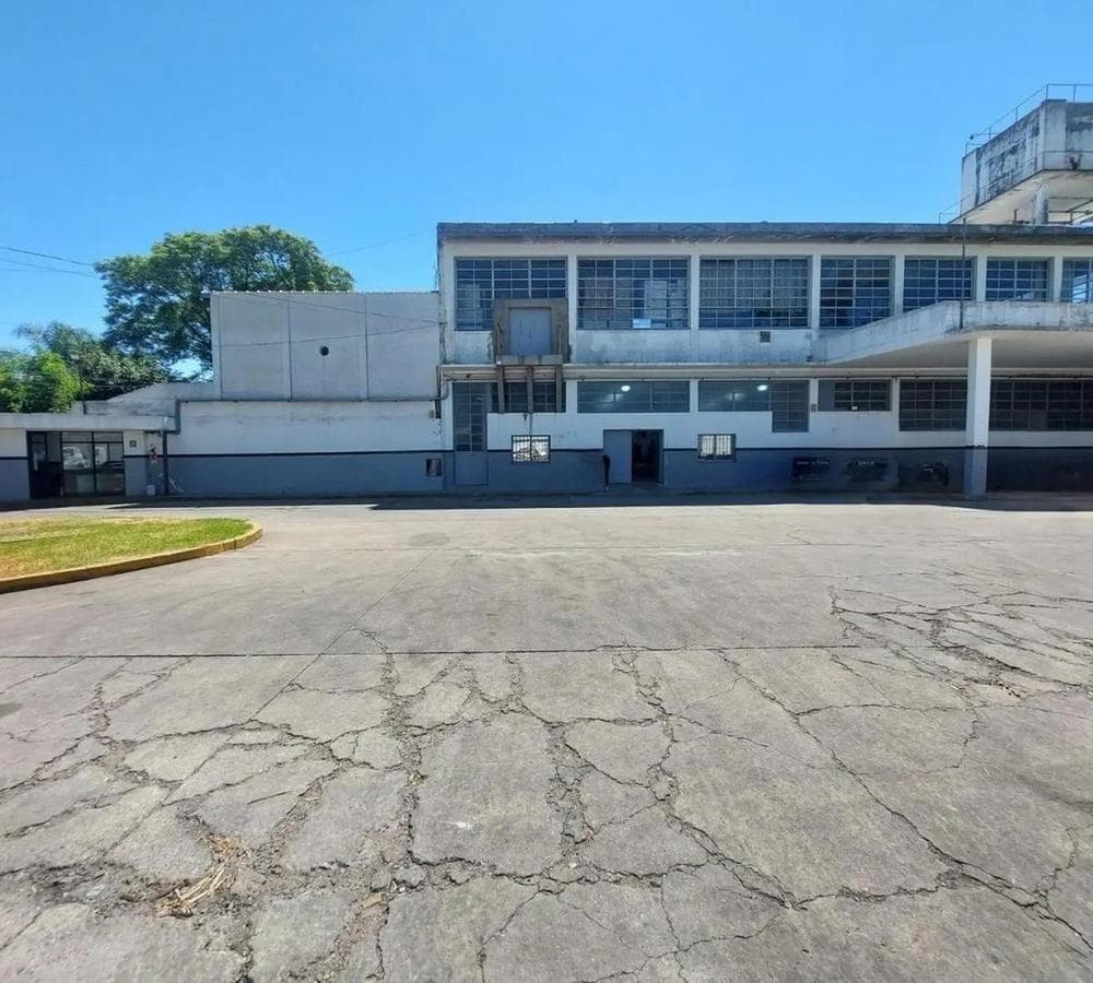 Warehouse with Excellent Infrastructure and Logistical Location