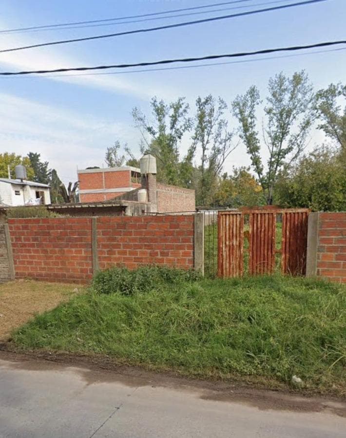 348 m² lot across from the Buen Ayre Industrial Park