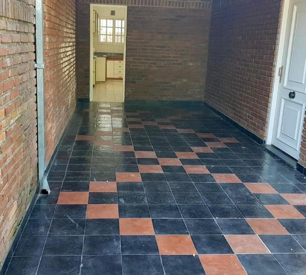 4-ROOM VILLA FOR SALE WITH GARAGE AND BACKYARD—ALL ON THE GROUND FLOOR