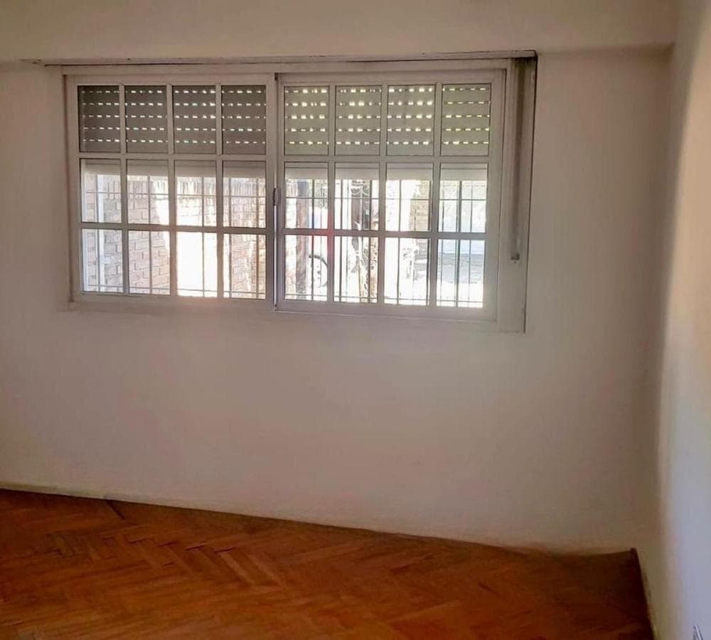 4-ROOM VILLA FOR SALE WITH GARAGE AND BACKYARD—ALL ON THE GROUND FLOOR