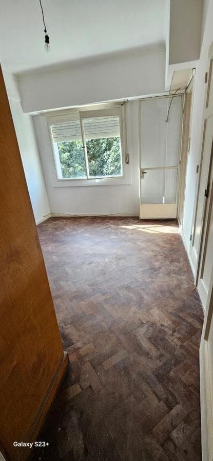 SPACIOUS APARTMENT IN A GREAT LOCATION
