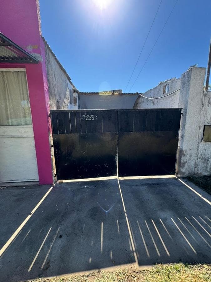 HOUSE WITH AN APARTMENT AND COMMERCIAL SPACE IN OLIVERA