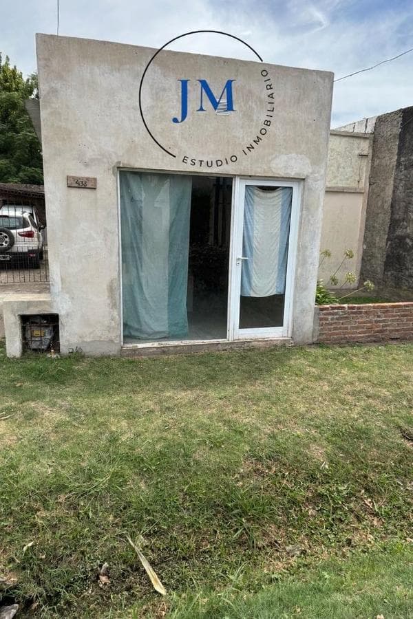HOUSE IN PUEBLO NUEVO WITH A STOREFRONT