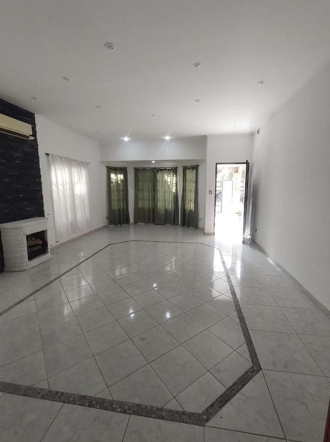 HOUSE ON THE FIFTH FLOOR WITH PLENTY OF NATURAL LIGHT