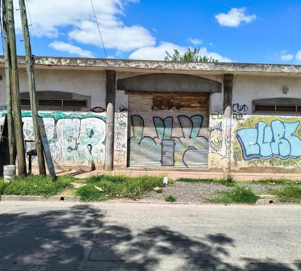 150 m² Warehouse for Rent in Paso del Rey