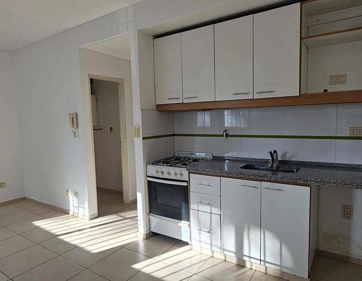 ONE-ROOM APARTMENT FOR SALE, JUST A FEW METERS FROM HAEDO STATION