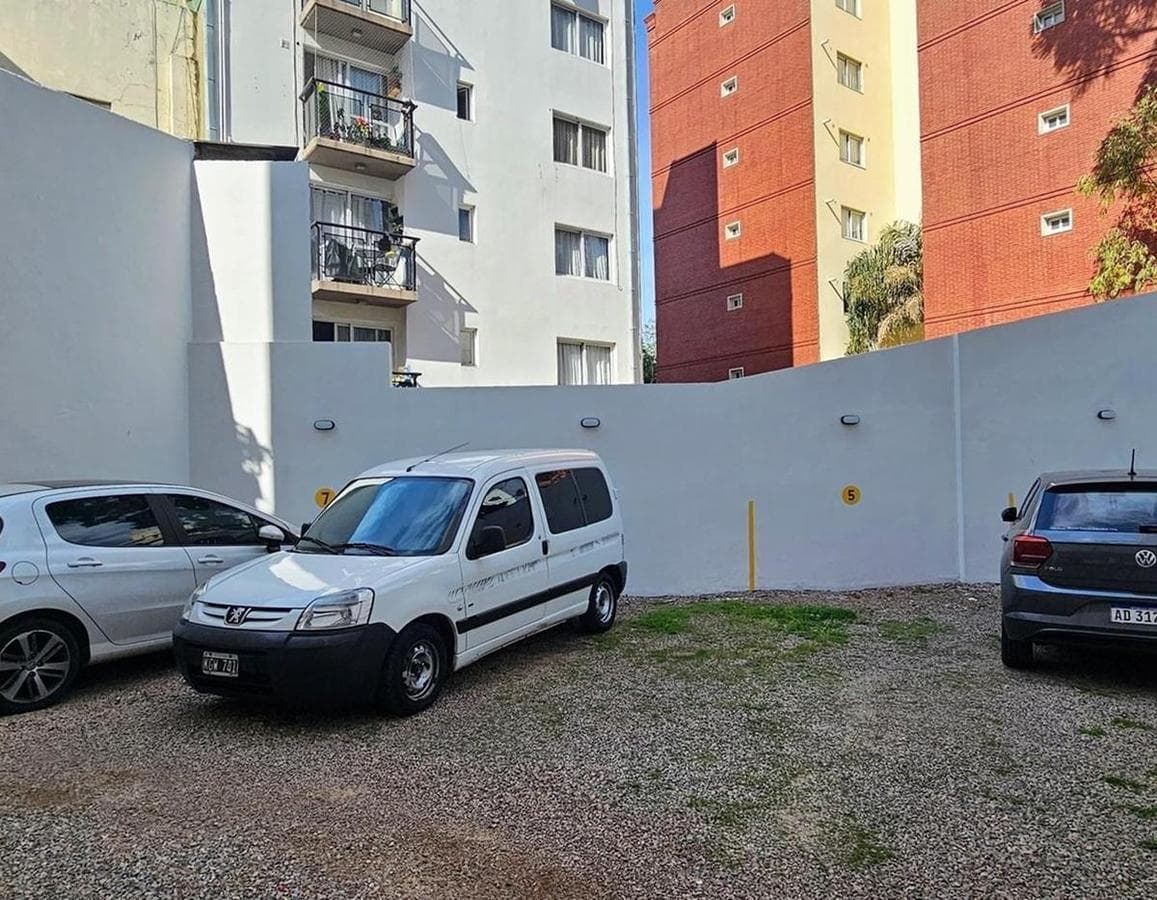 ONE-ROOM APARTMENT FOR SALE, JUST A FEW METERS FROM HAEDO STATION