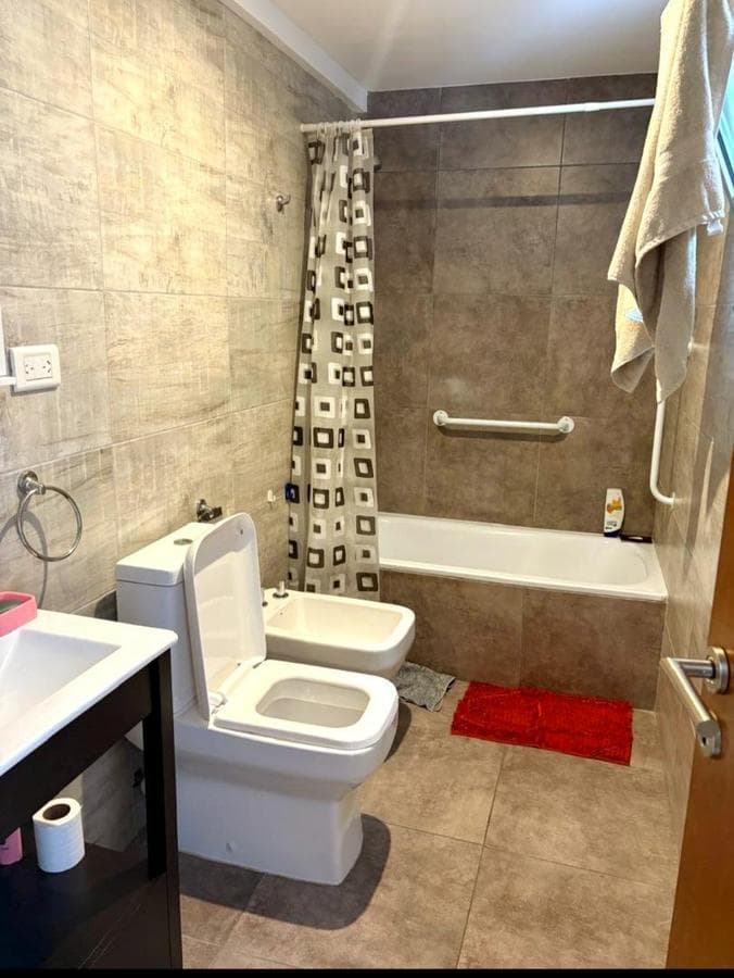 THREE-BEDROOM APARTMENT WITH TWO PARKING SPACES IN SOUTH MORÓN