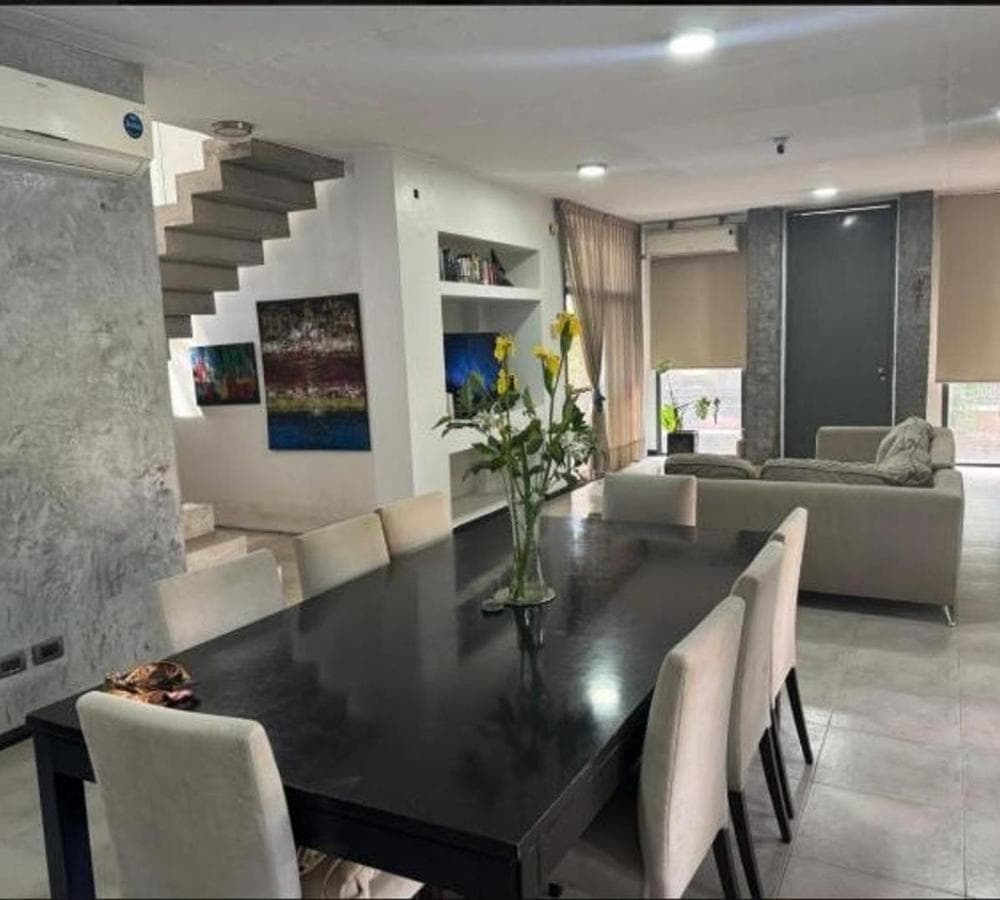 5-ROOM HOUSE FOR SALE. LELOIR PARK