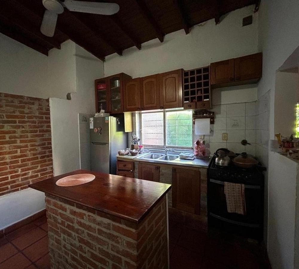 House in Moreno with 5 rooms