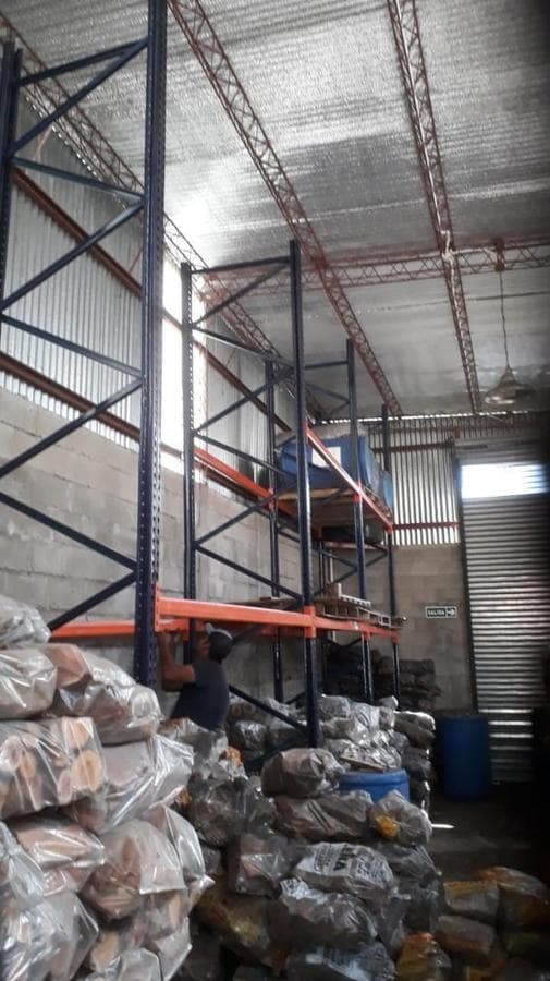 Warehouse for sale in Luján (1000 m² lot)