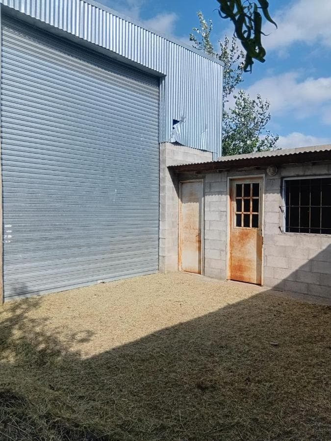 Warehouse for sale in Luján (1000 m² lot)