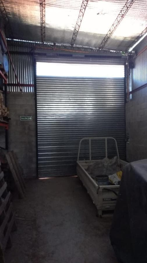 Warehouse for sale in Luján (1000 m² lot)