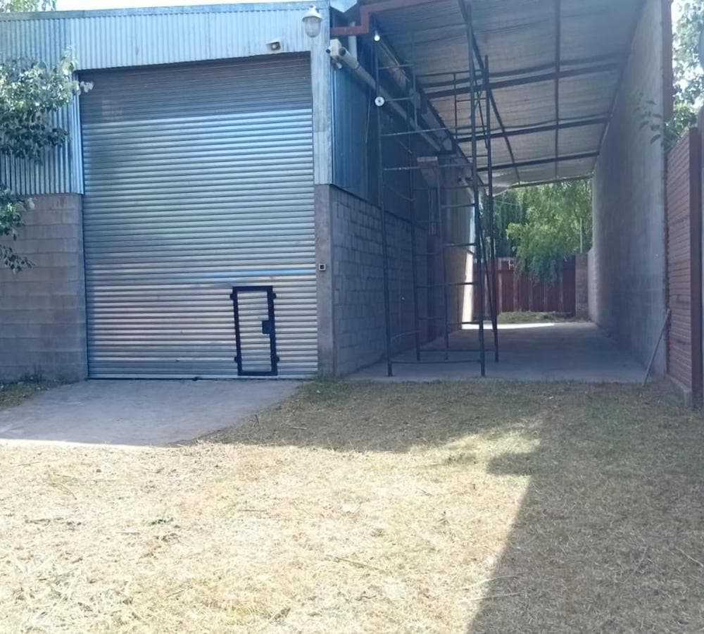 Warehouse for sale in Luján (1000 m² lot)