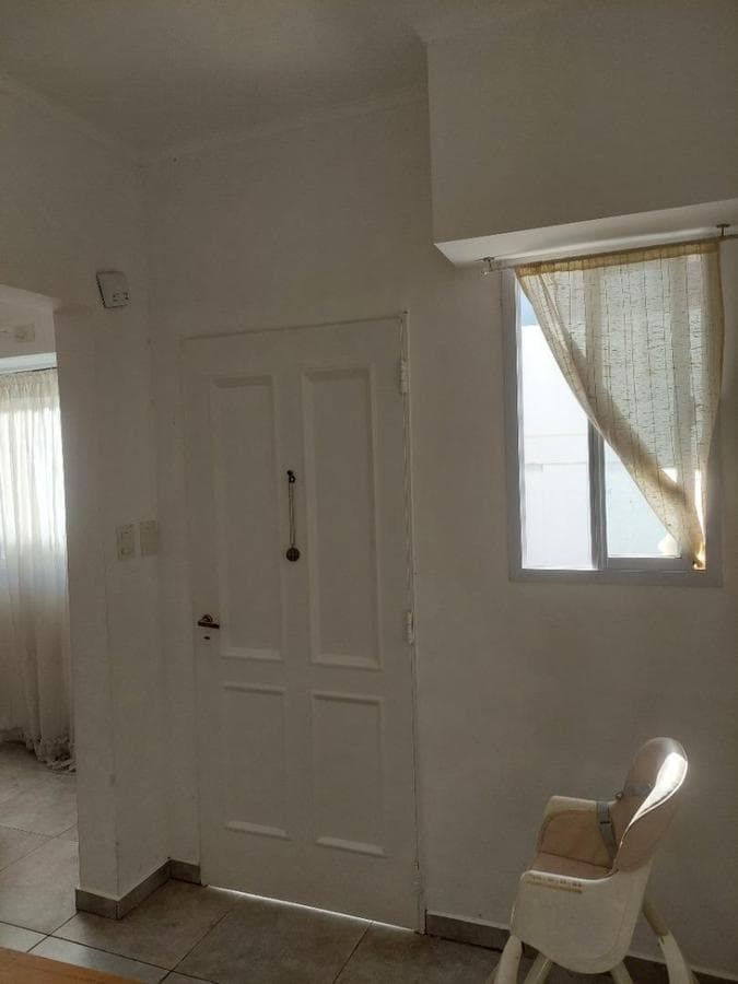 PH FOR RENT IN DOWNTOWN MORÓN, HOUSE-STYLE WITH GARAGE