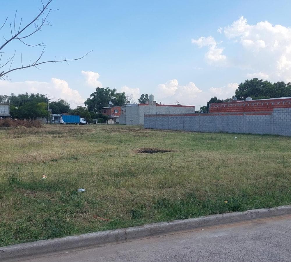 LAND / LOT in Hurlingham - Williams Morris (with deed)