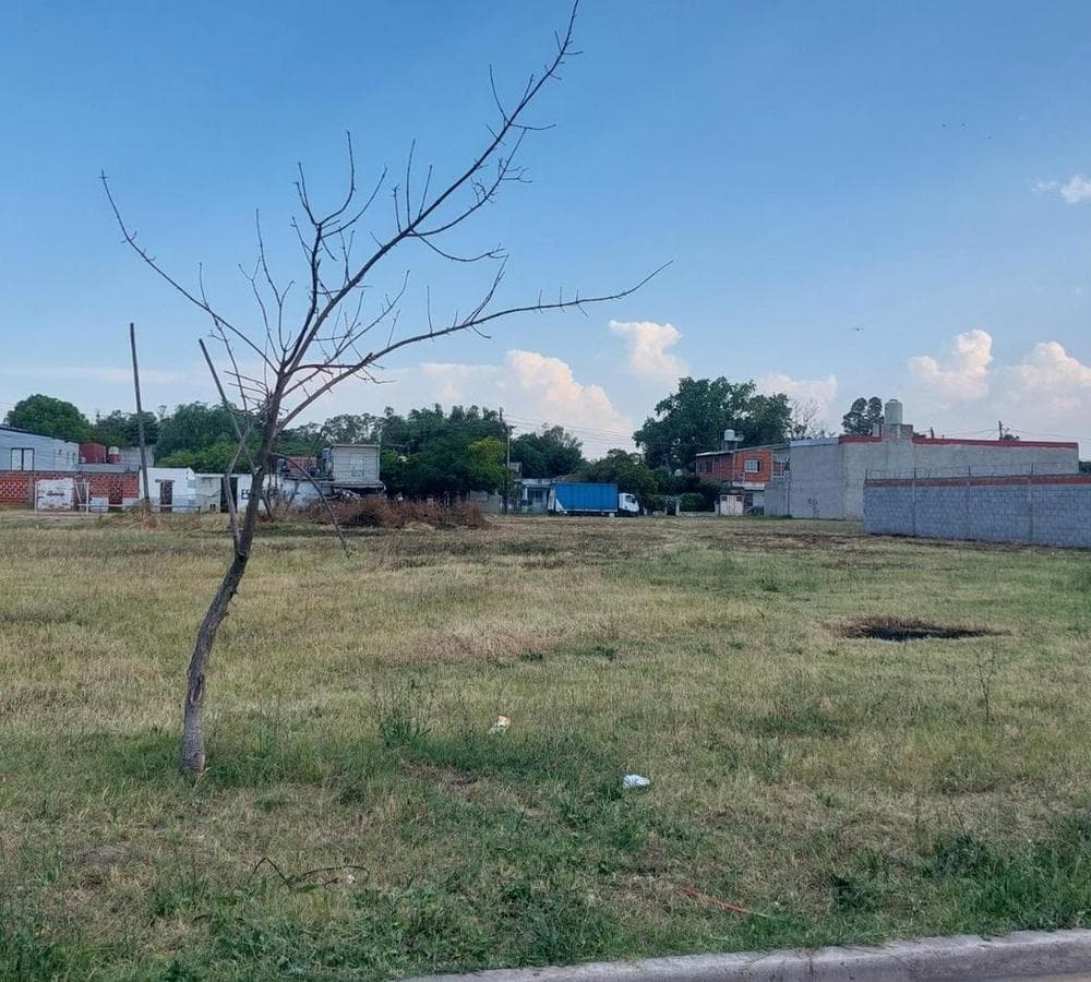 LAND / LOT in Hurlingham - Williams Morris (with deed)
