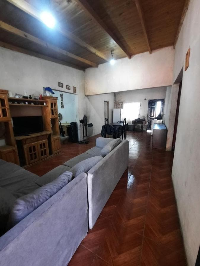 4-room house + Apartment on a large lot
