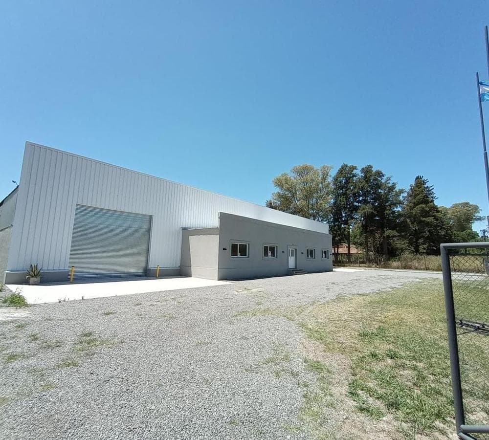 LARGE WAREHOUSE FOR RENT IN LUJÁN ON ROUTE 7