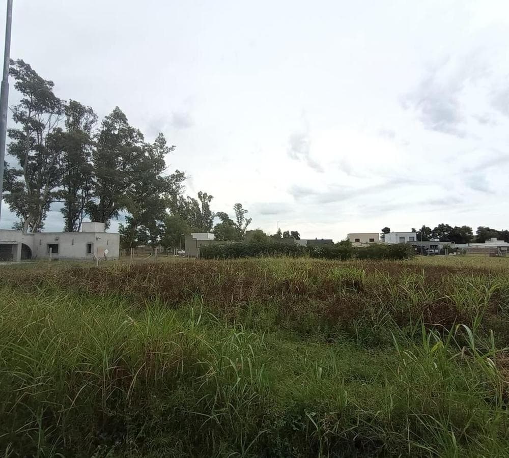 Lot for Sale in the La Martina Neighborhood, Luján
