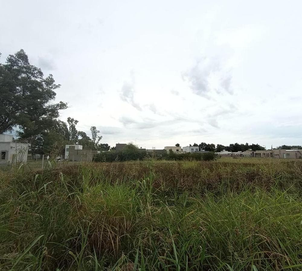 Lot for Sale in the La Martina Neighborhood, Luján