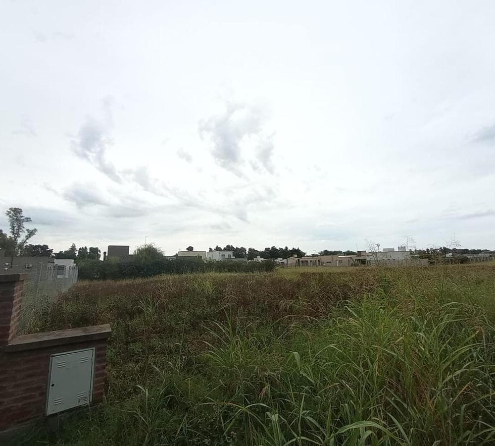 Lot for Sale in the La Martina Neighborhood, Luján