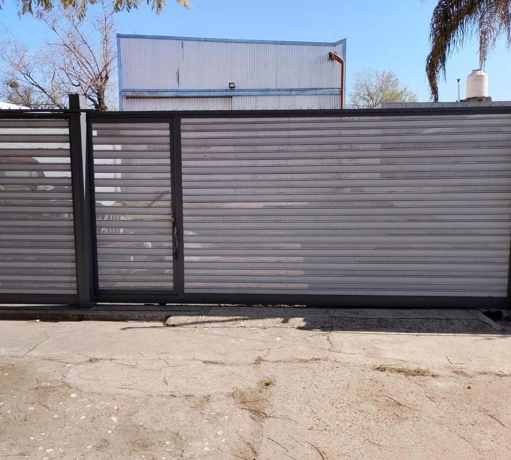 Commercial Warehouse for Sale in North Ituzaingó