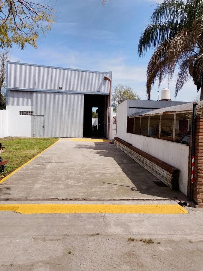 Commercial Warehouse for Sale in North Ituzaingó