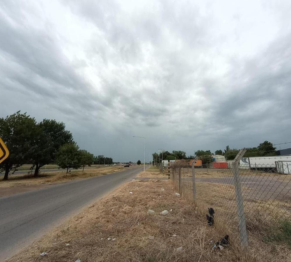 PROPERTY FOR RENT ON COLECTORA STREET, WEST ENTRANCE TO LUJÁN