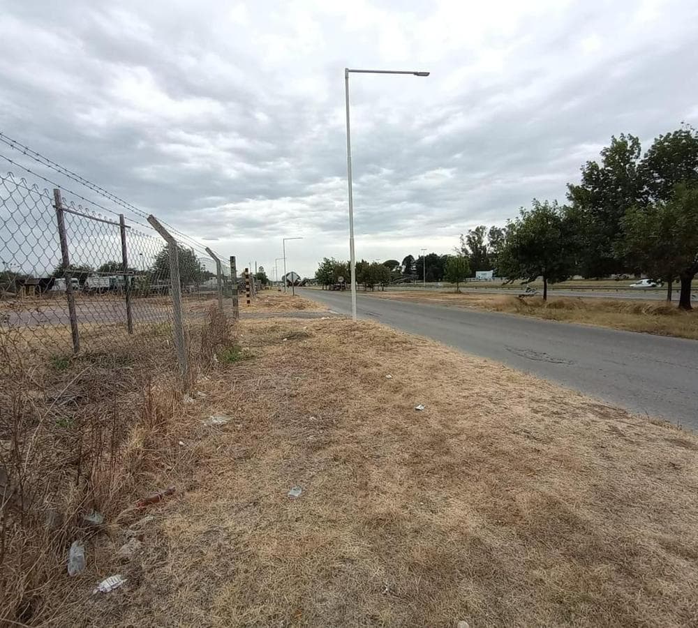 PROPERTY FOR RENT ON COLECTORA STREET, WEST ENTRANCE TO LUJÁN
