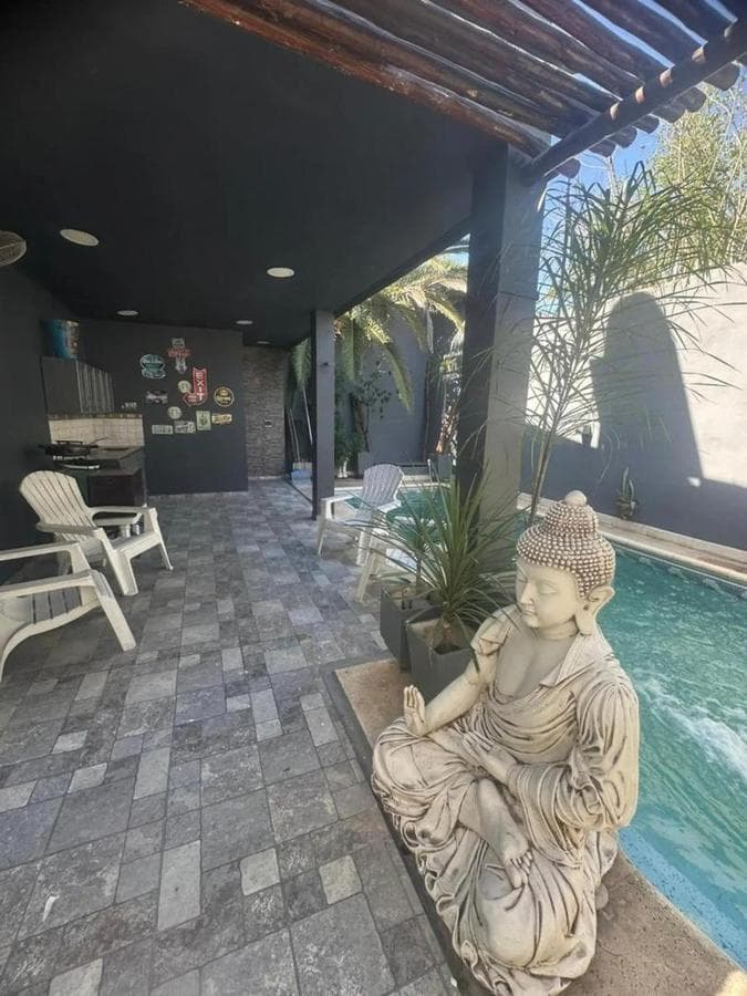 5-ROOM HOUSE FOR SALE WITH COMMERCIAL SPACE IN MORENO