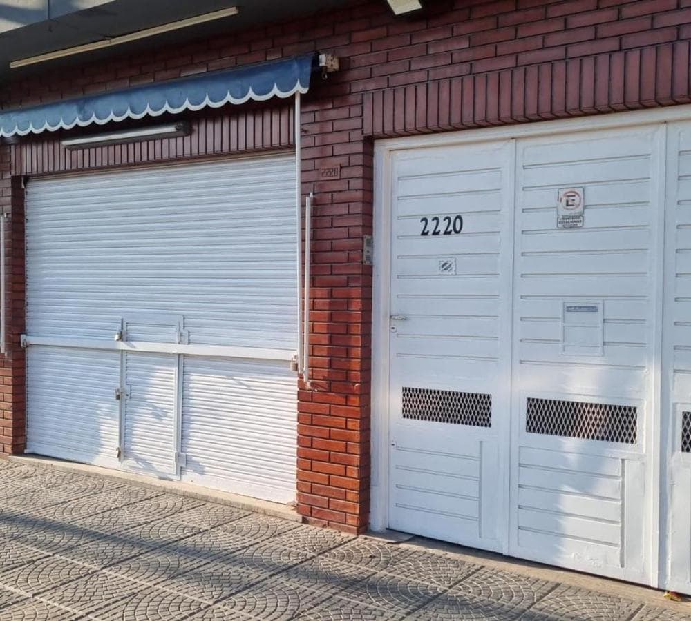 5-ROOM HOUSE FOR SALE WITH COMMERCIAL SPACE IN MORENO