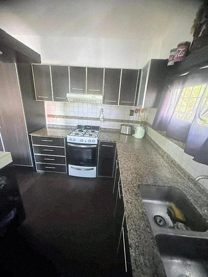 5-ROOM HOUSE FOR SALE WITH COMMERCIAL SPACE IN MORENO