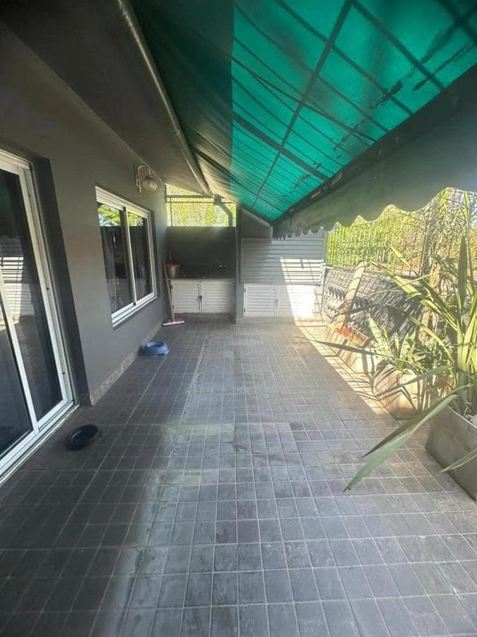 5-ROOM HOUSE FOR SALE WITH COMMERCIAL SPACE IN MORENO