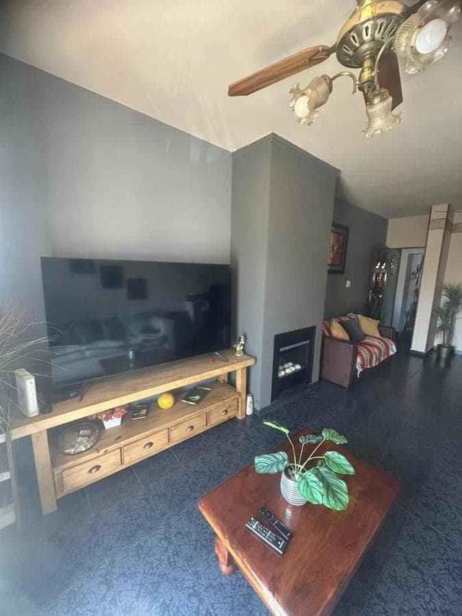 5-ROOM HOUSE FOR SALE WITH COMMERCIAL SPACE IN MORENO
