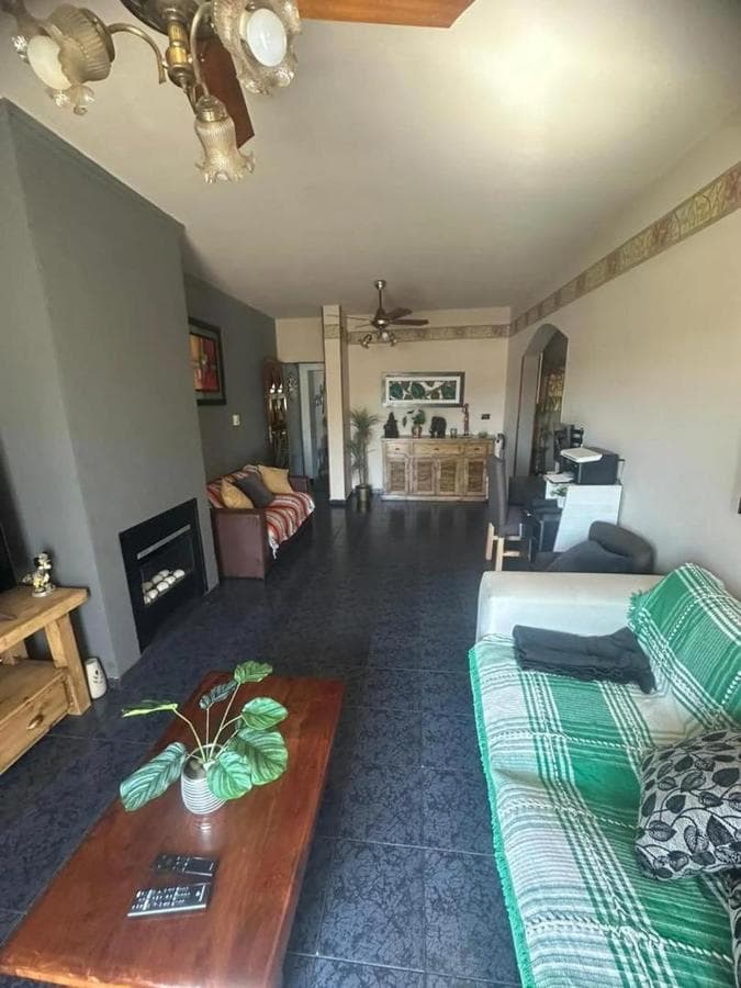 5-ROOM HOUSE FOR SALE WITH COMMERCIAL SPACE IN MORENO