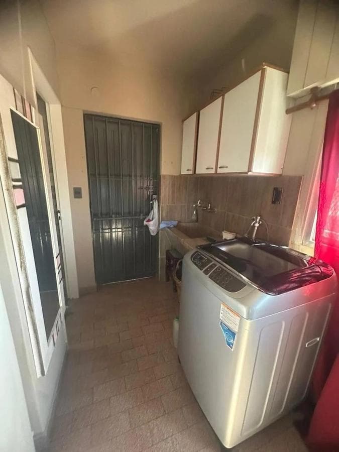5-ROOM HOUSE FOR SALE WITH COMMERCIAL SPACE IN MORENO