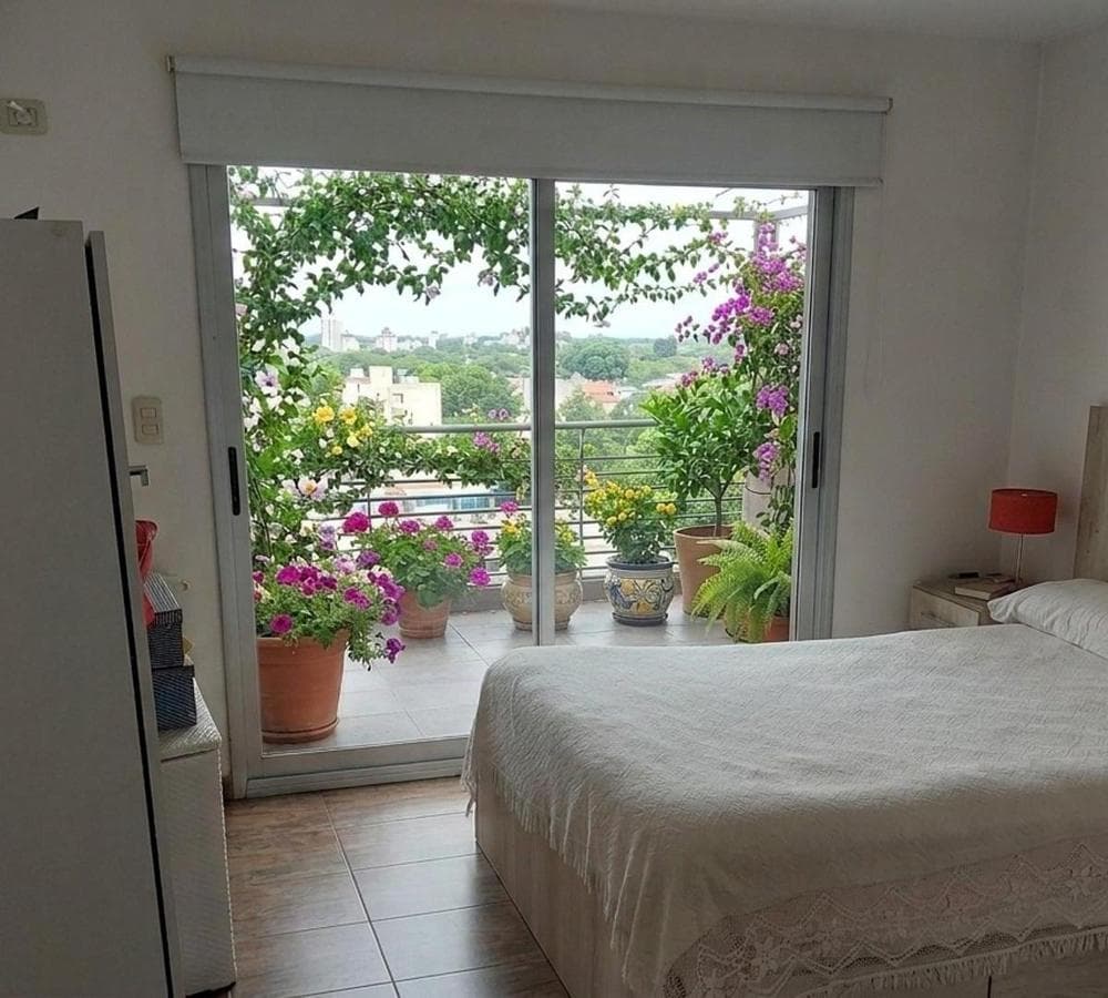 Apartment in Castelar 2 with a garage and terrace-balcony.