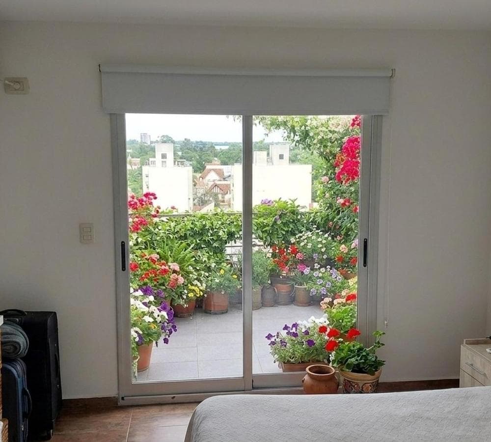 Apartment in Castelar 2 with a garage and terrace-balcony.