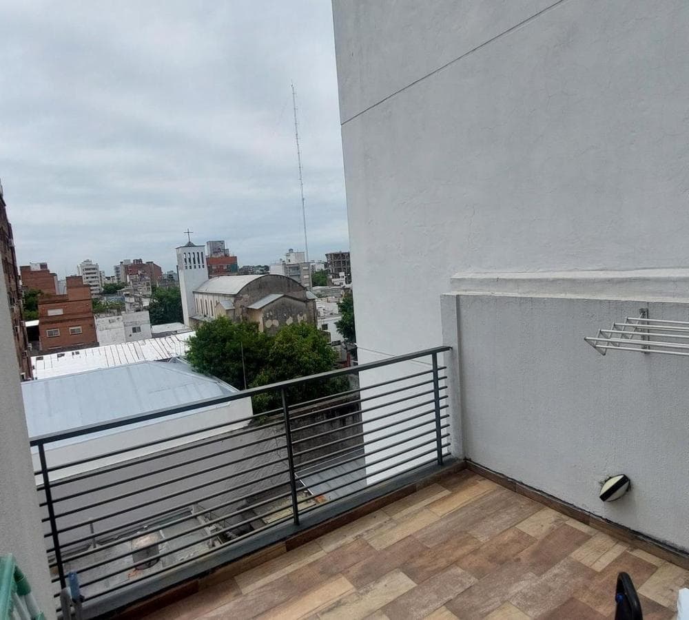 Apartment in Castelar 2 with a garage and terrace-balcony.